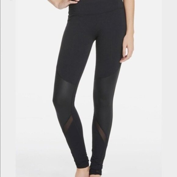Fabletics Black Mesh Panel Detail Clover Leggings UPF - Picture 1 of 9